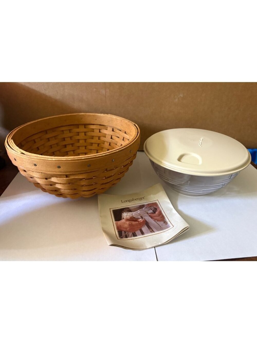 Longaberger 9" Bowl Warm Brown Basket 2006 Lidded Hard Protector New